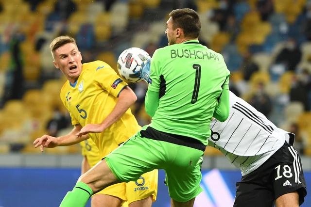 中国男篮1分险胜新西兰 李凯尔18分+致胜抢断