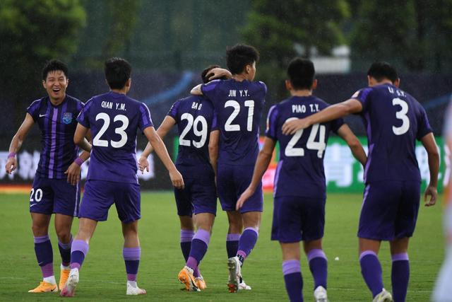 土媒：穆帅致电C罗，询问他是否有意来费内巴切