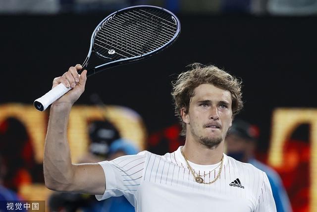 莫兰特向崔永熙表达祝贺：享受球队对你的爱