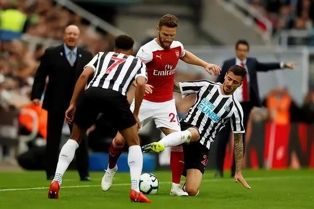 詹姆斯26分布朗尼生涯首分 骑士大胜湖人5连胜